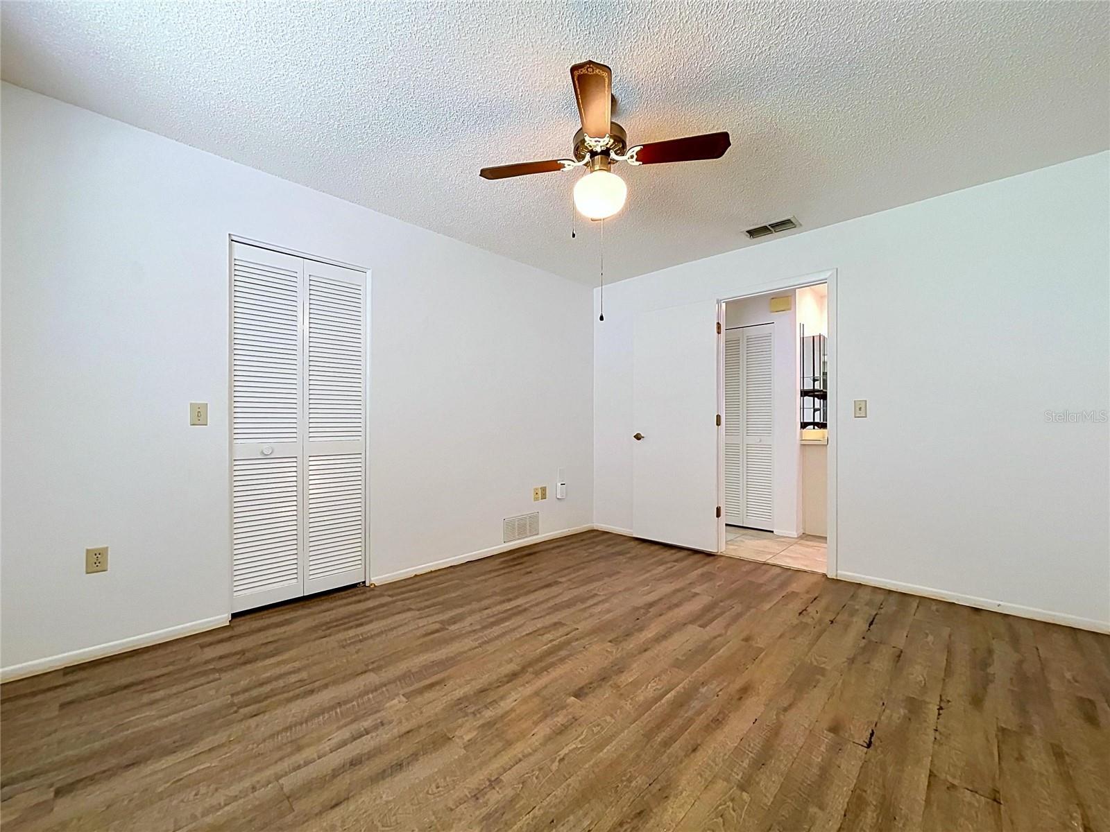 HERITAGE LAKE - Residential
