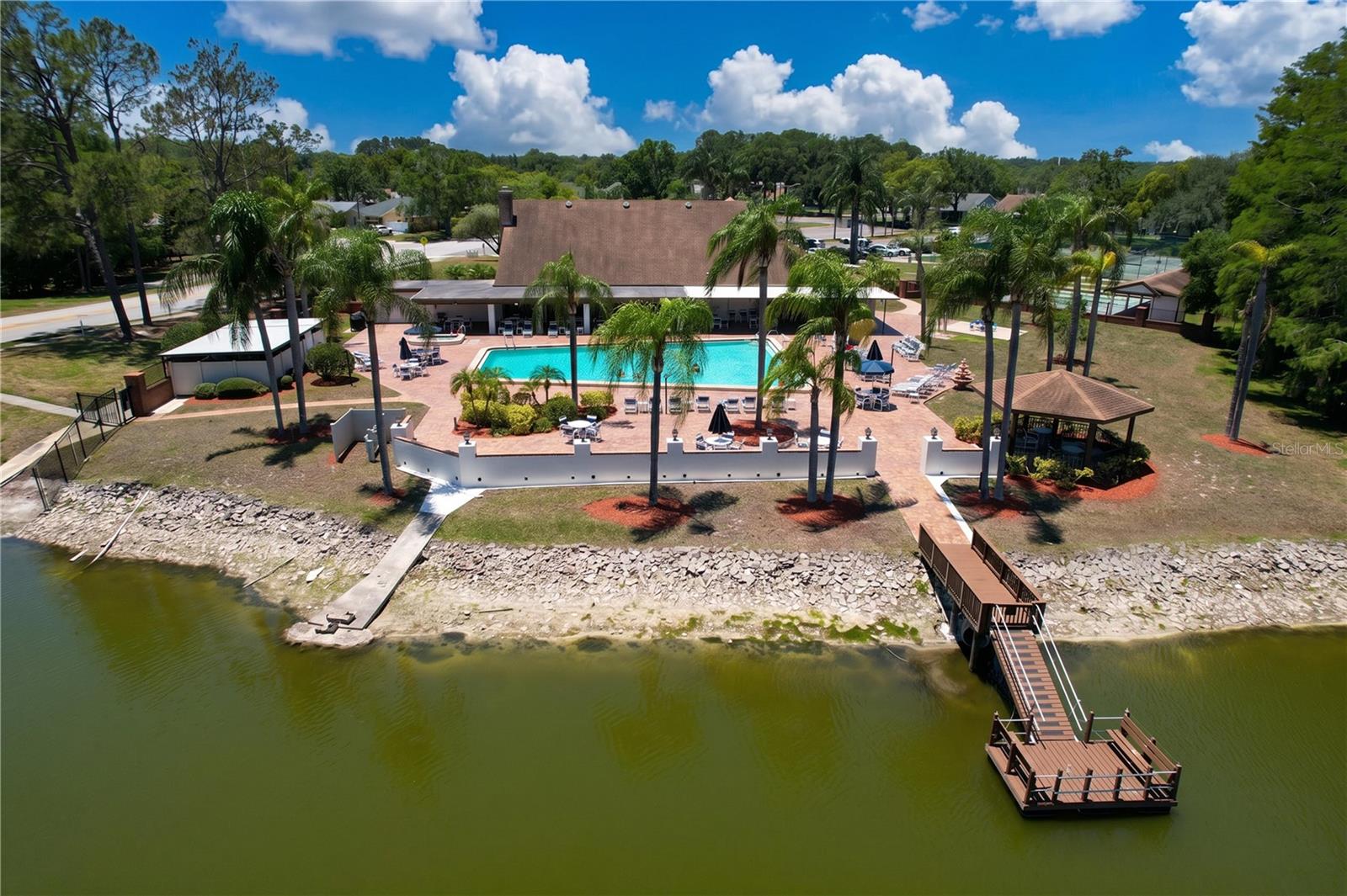 HERITAGE LAKE - Residential
