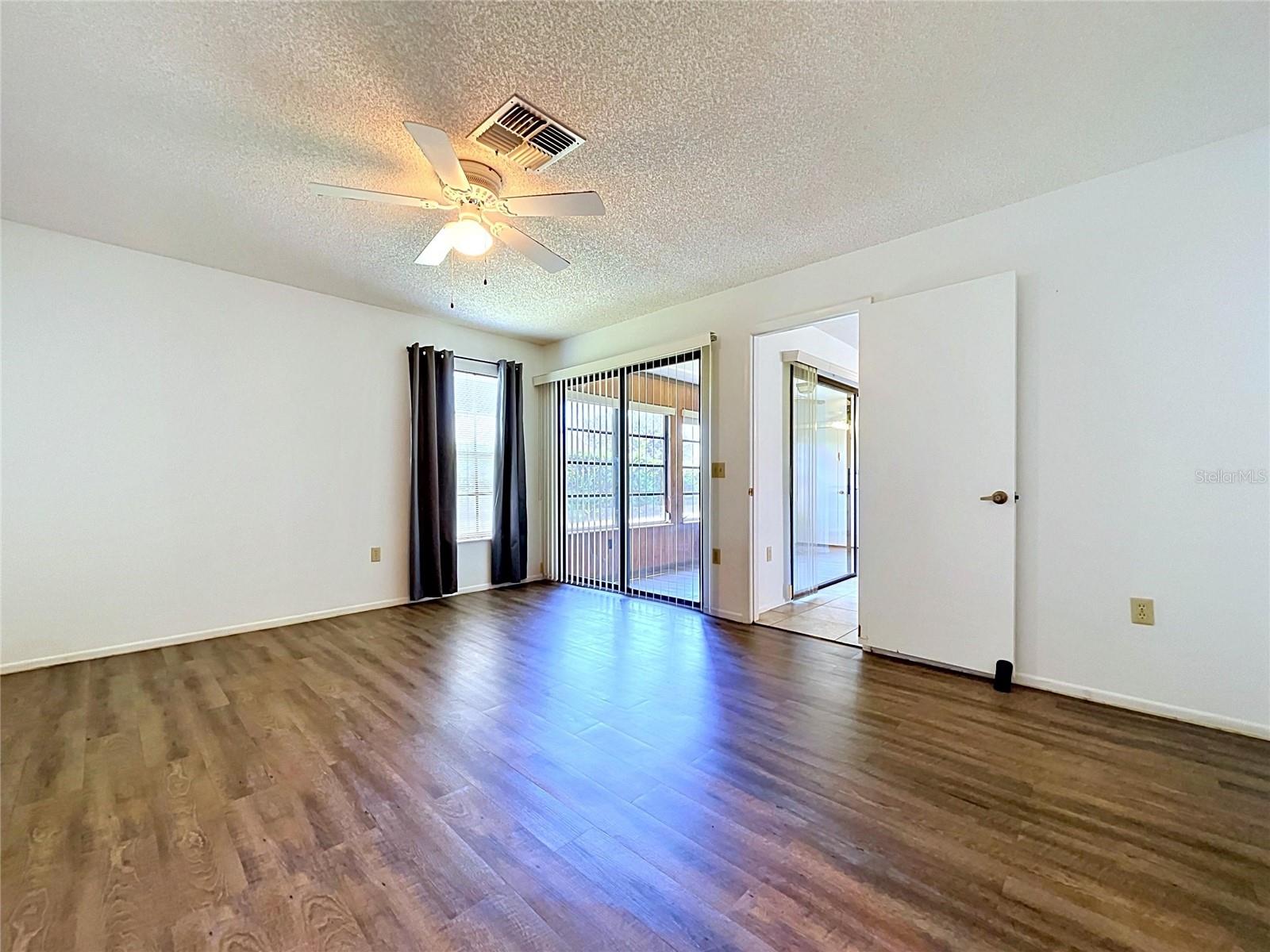 HERITAGE LAKE - Residential