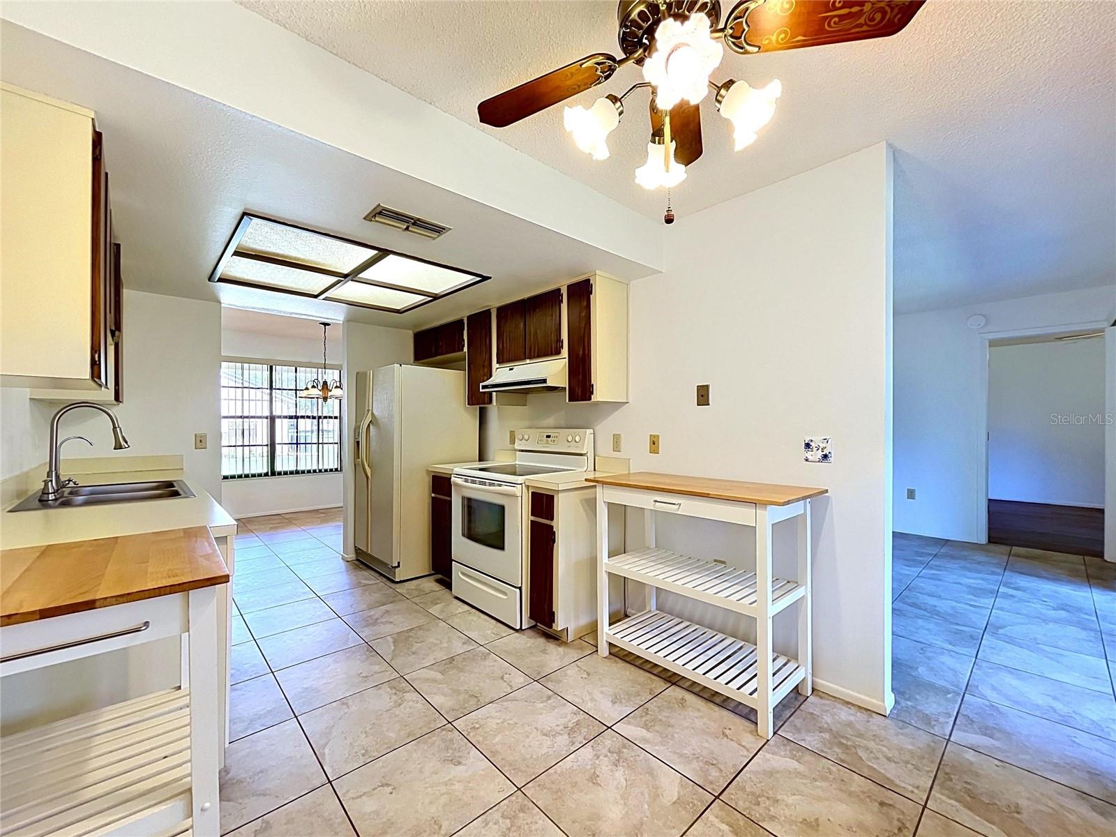 HERITAGE LAKE - Residential