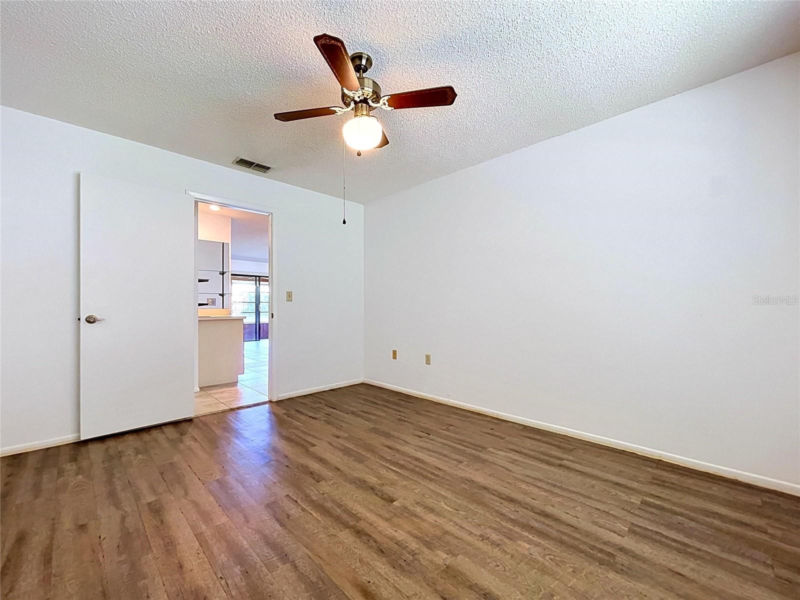 HERITAGE LAKE - Residential