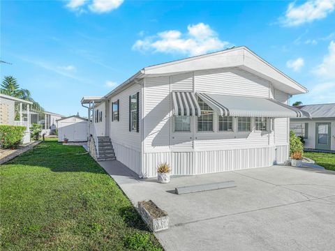 A home in LAKE WALES