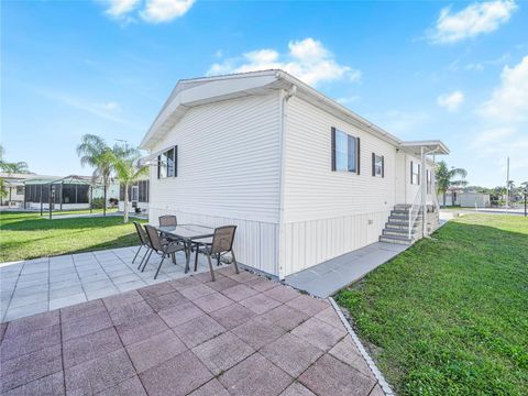 A home in LAKE WALES