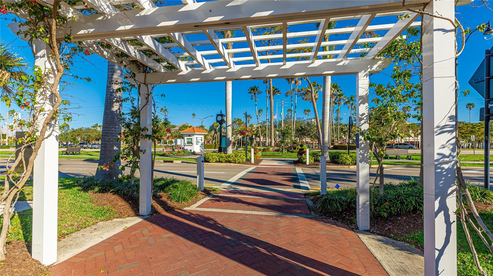 THE WATERFRONT ON VENICE ISLND - Residential