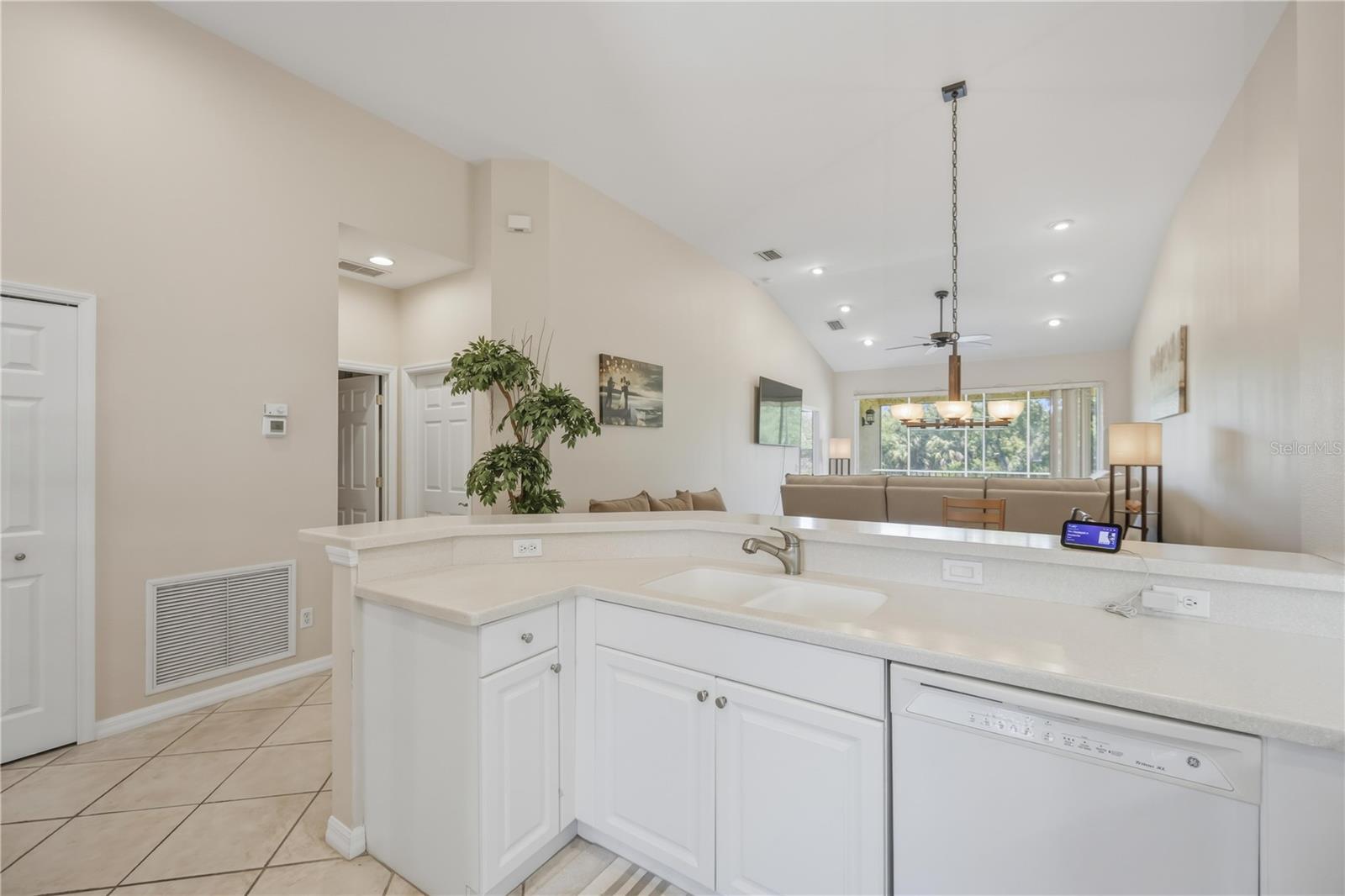 HARBORAGE ON BRADEN RIVER III PH II - Residential
