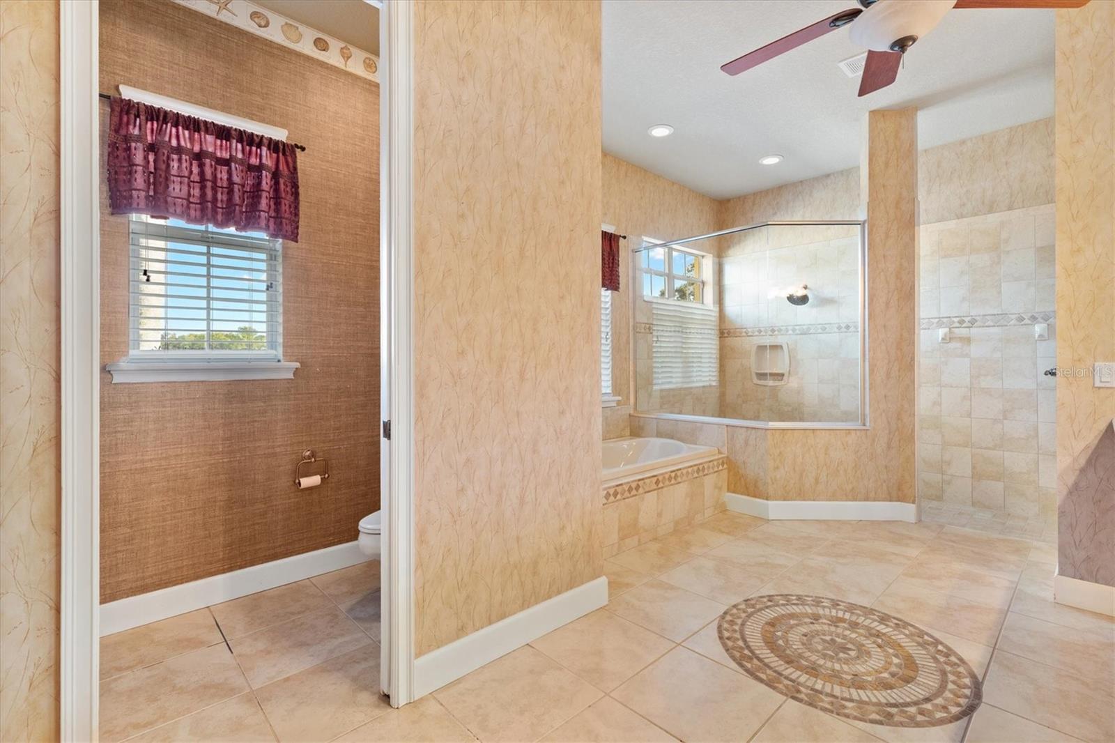 LAKES OF LADY LAKE - Residential