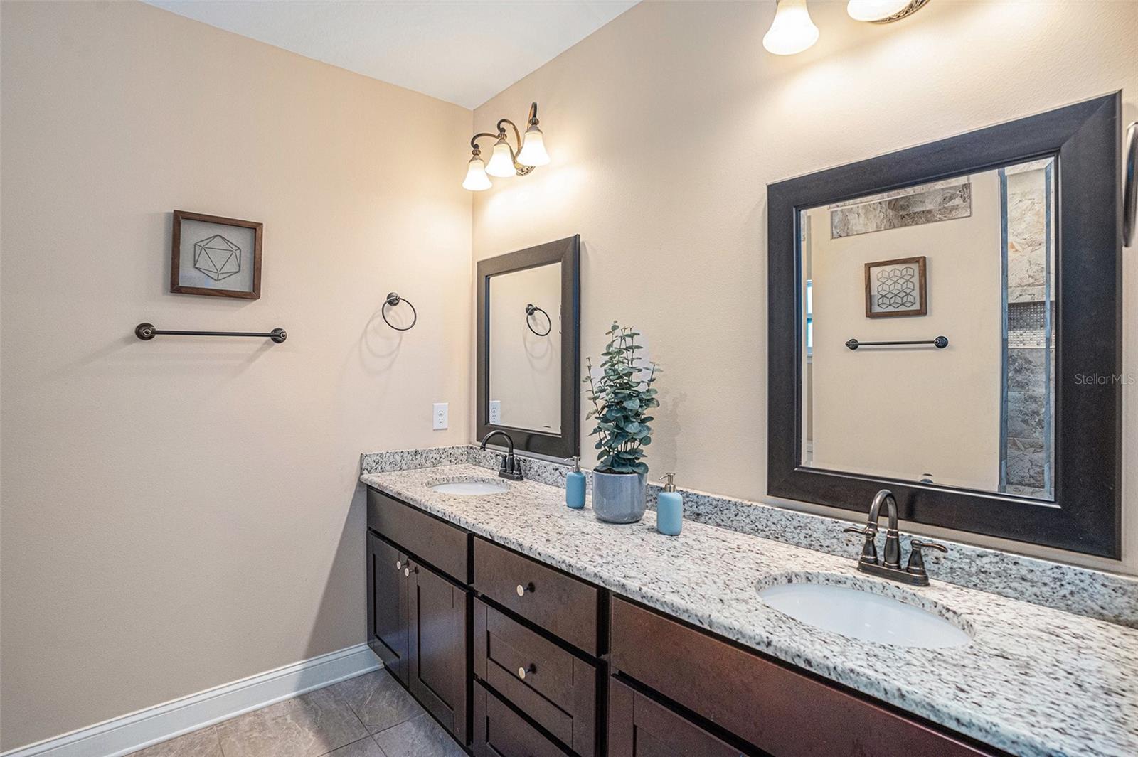 MAC FARLANE HUGH C SUB - Residential