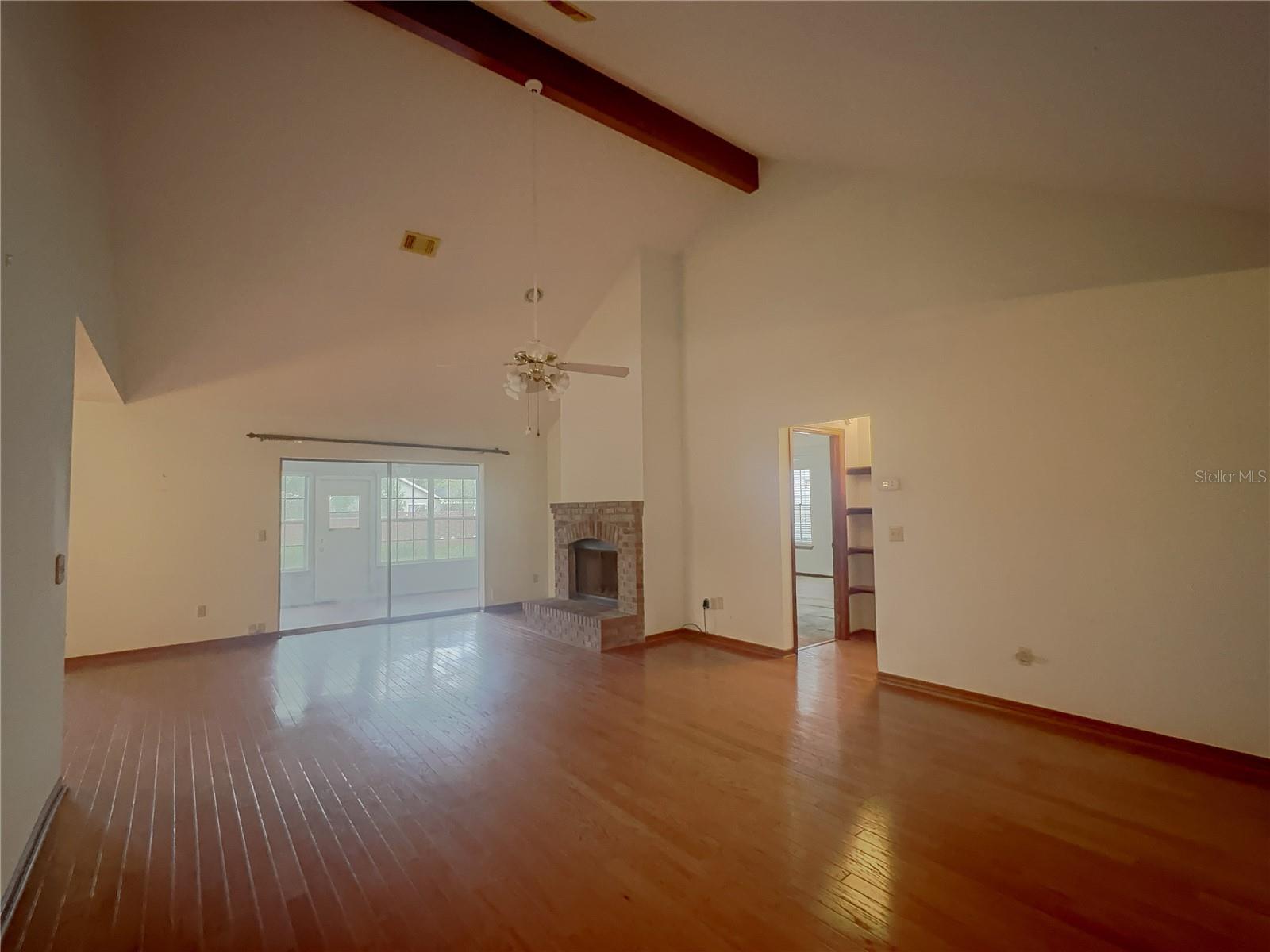 Casas a venda 4 - Jen Dantas 3580 MARSTON DRIVE