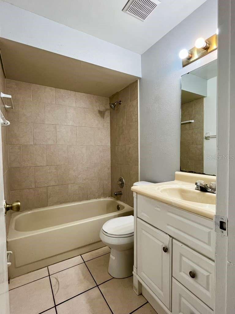 CREEKSIDE VILLAS - Residential
