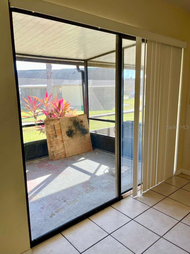 CREEKSIDE VILLAS - Residential