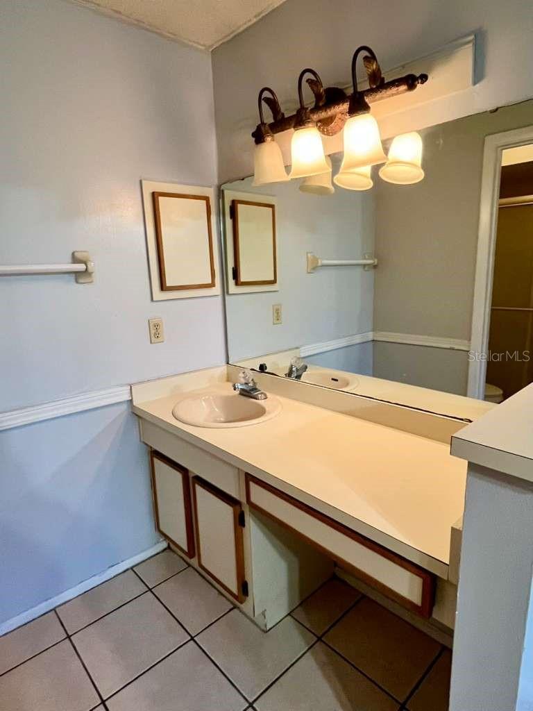 CREEKSIDE VILLAS - Residential