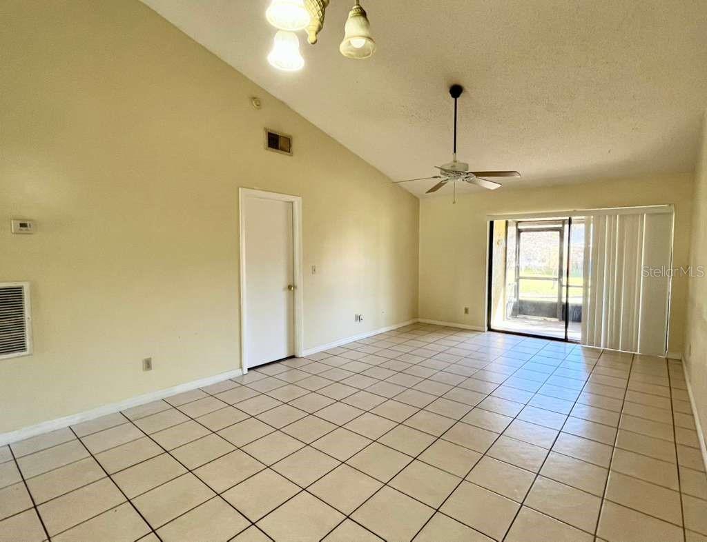 CREEKSIDE VILLAS - Residential