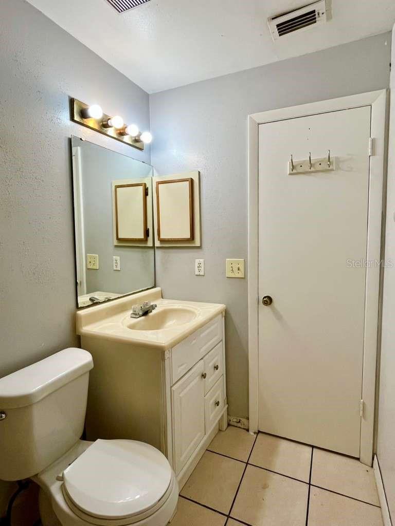 CREEKSIDE VILLAS - Residential