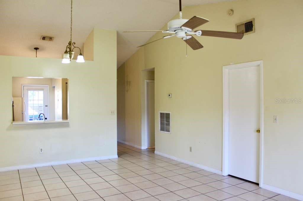 CREEKSIDE VILLAS - Residential