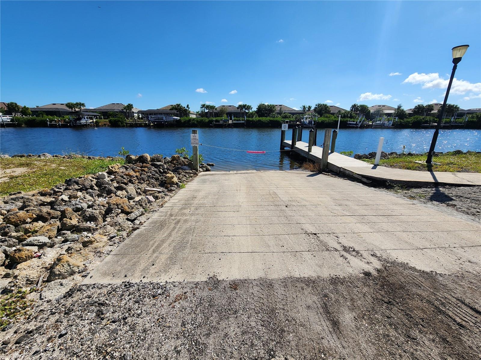 VILLAGE HOLIDAY LAKE - Land