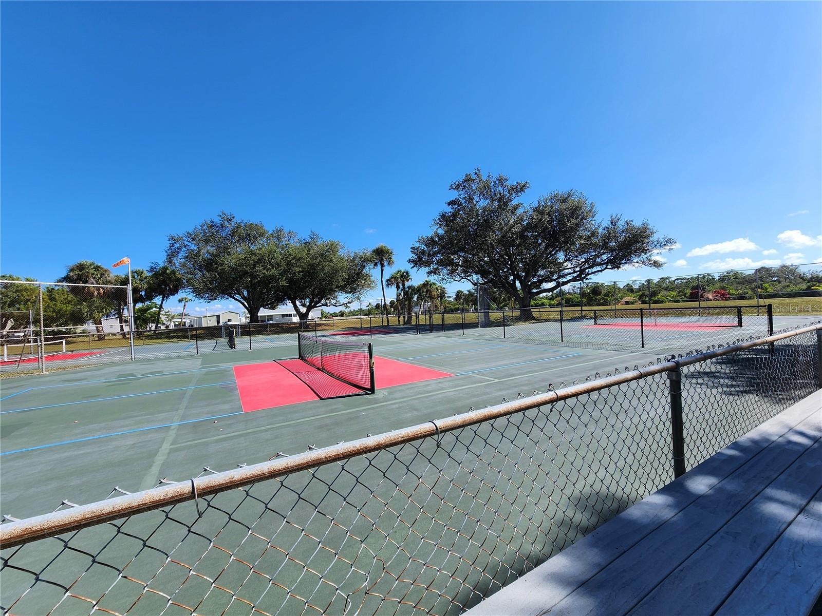 VILLAGE HOLIDAY LAKE - Land