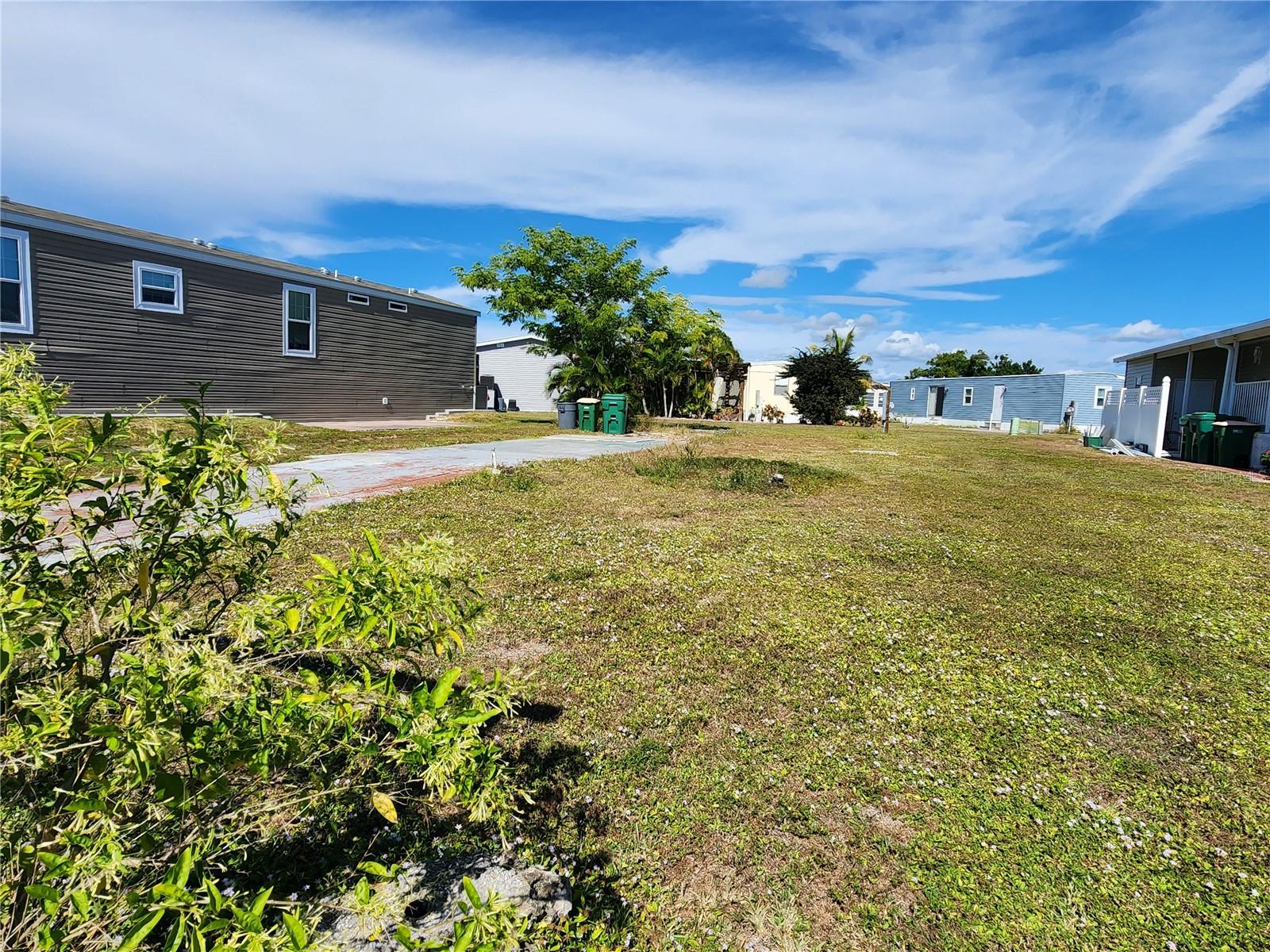 VILLAGE HOLIDAY LAKE - Land