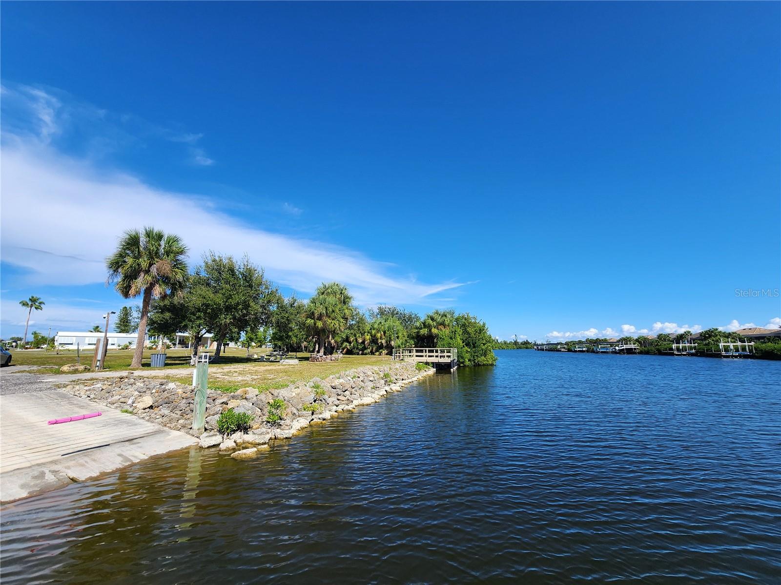 VILLAGE HOLIDAY LAKE - Land