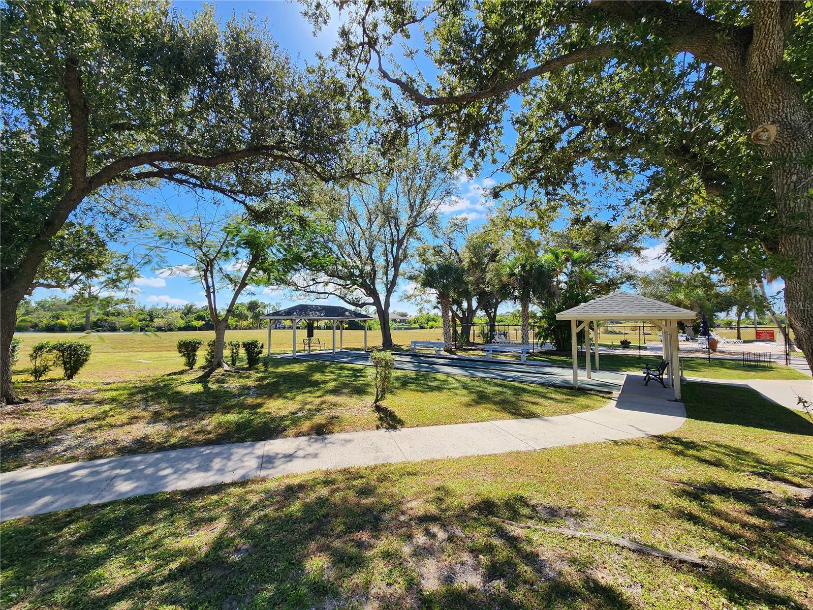 VILLAGE HOLIDAY LAKE - Land