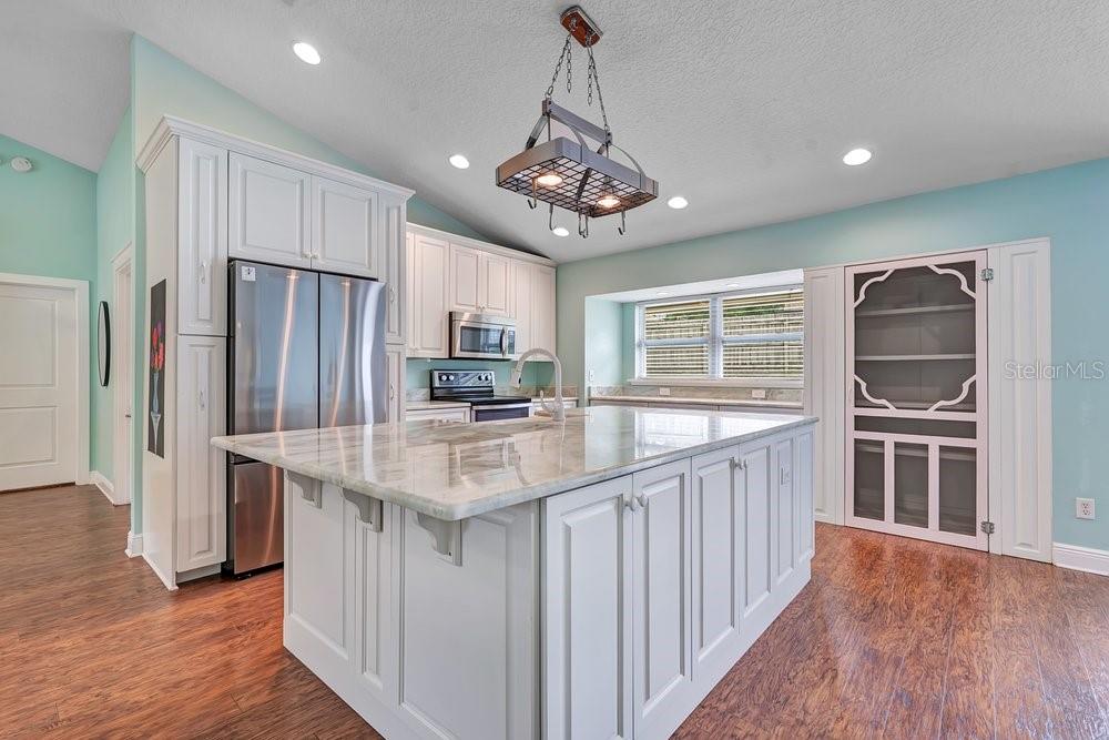 5125 SUN PALM DRIVE