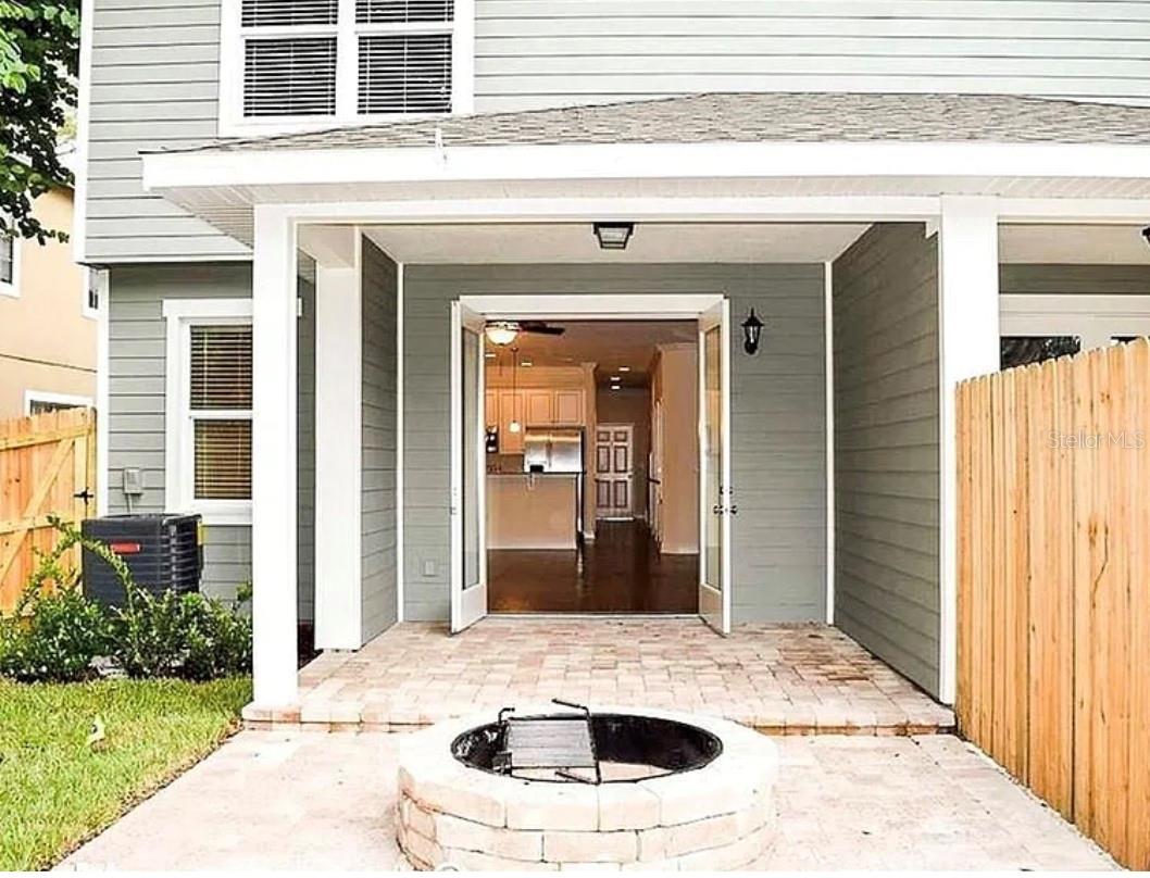 2822 E JEFFERSON STREET