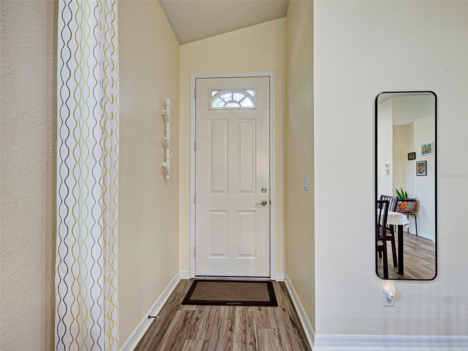 251 VISTA DEL LAGO WAY