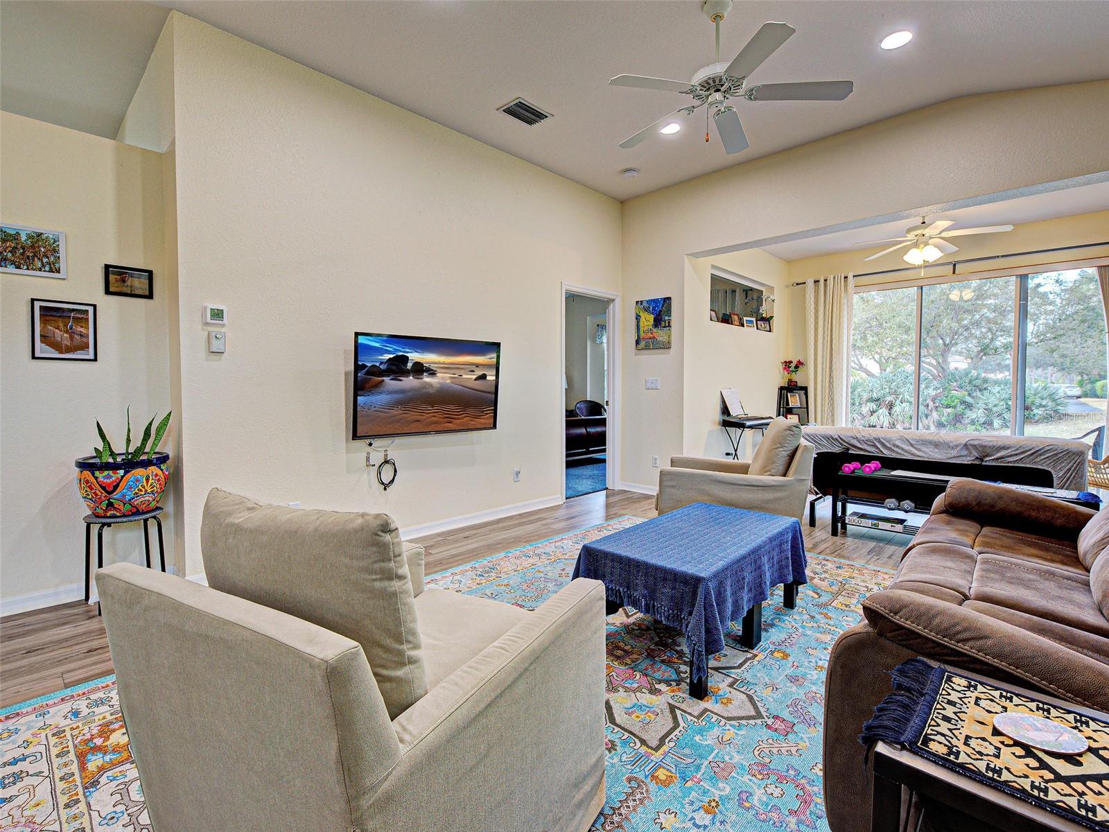 VISTA DEL LAGO - Residential