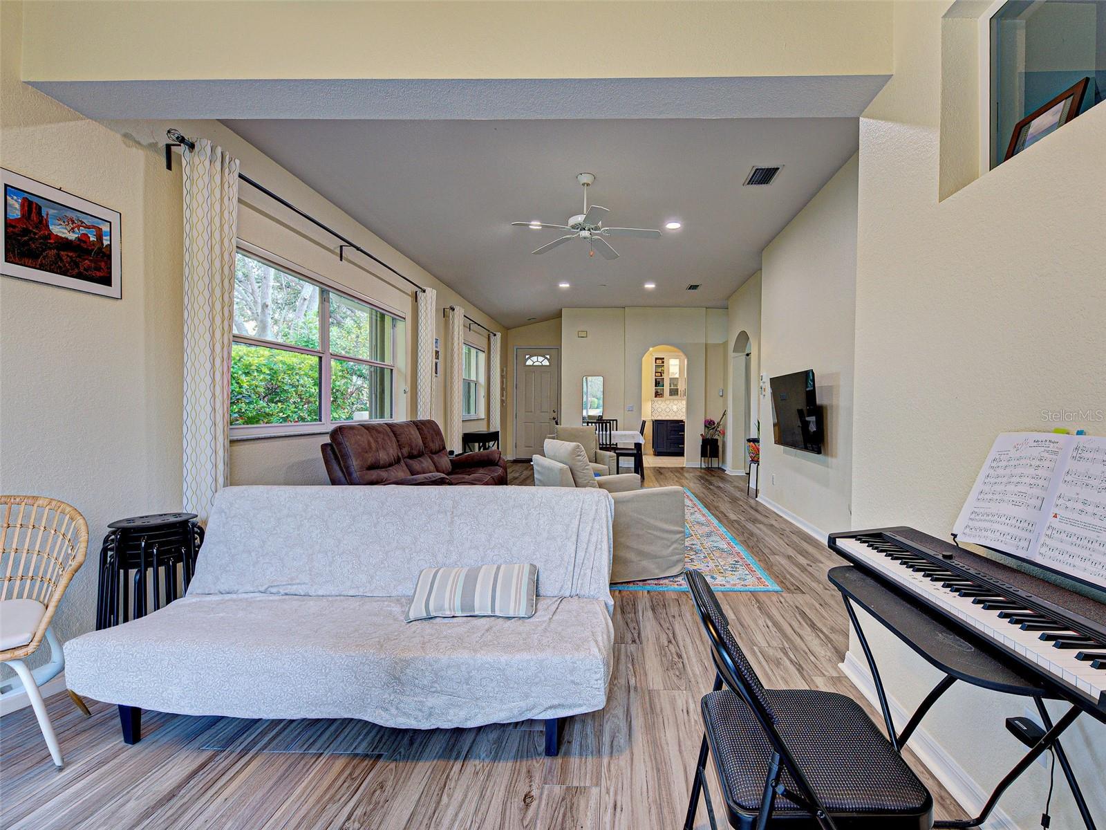 VISTA DEL LAGO - Residential