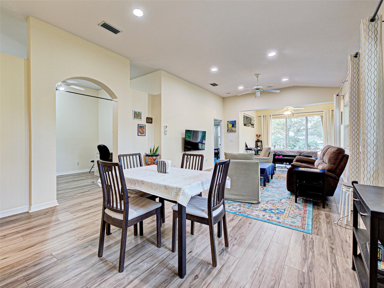 VISTA DEL LAGO - Residential