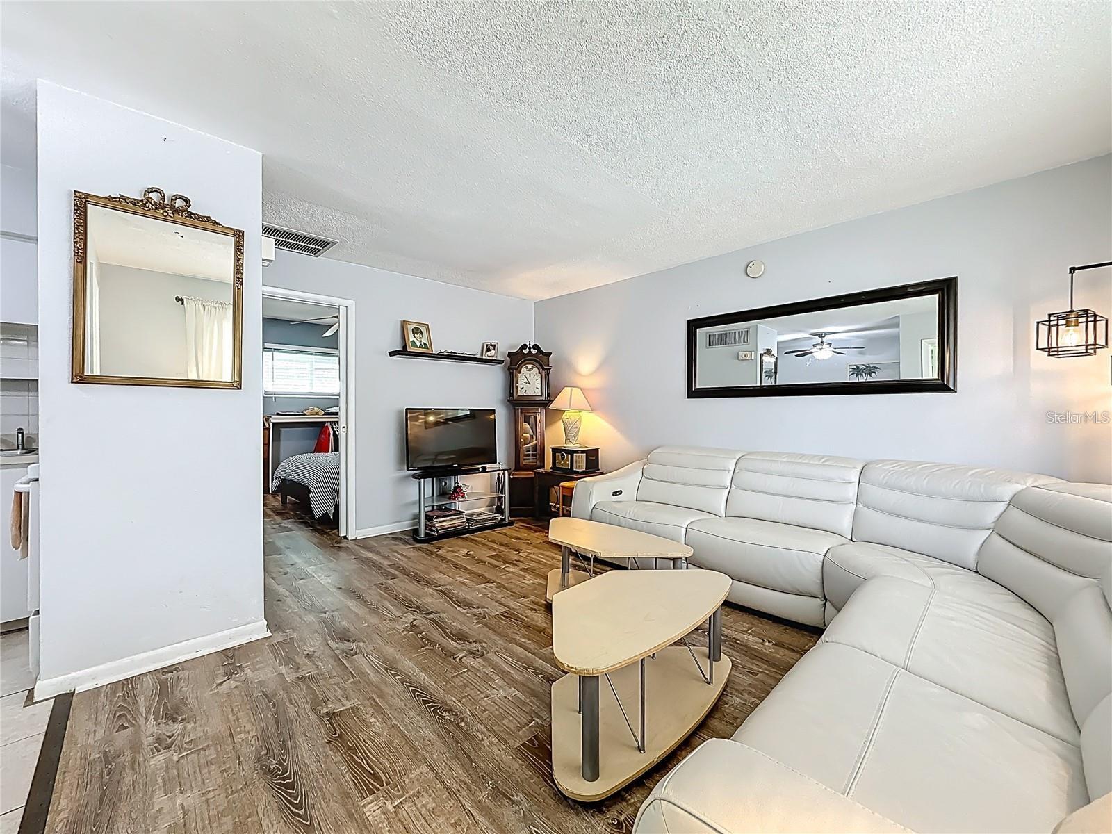 SHANGRI-LA APT PARK - Residential Lease