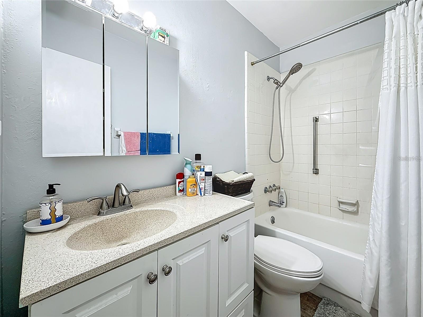 SHANGRI-LA APT PARK - Residential Lease