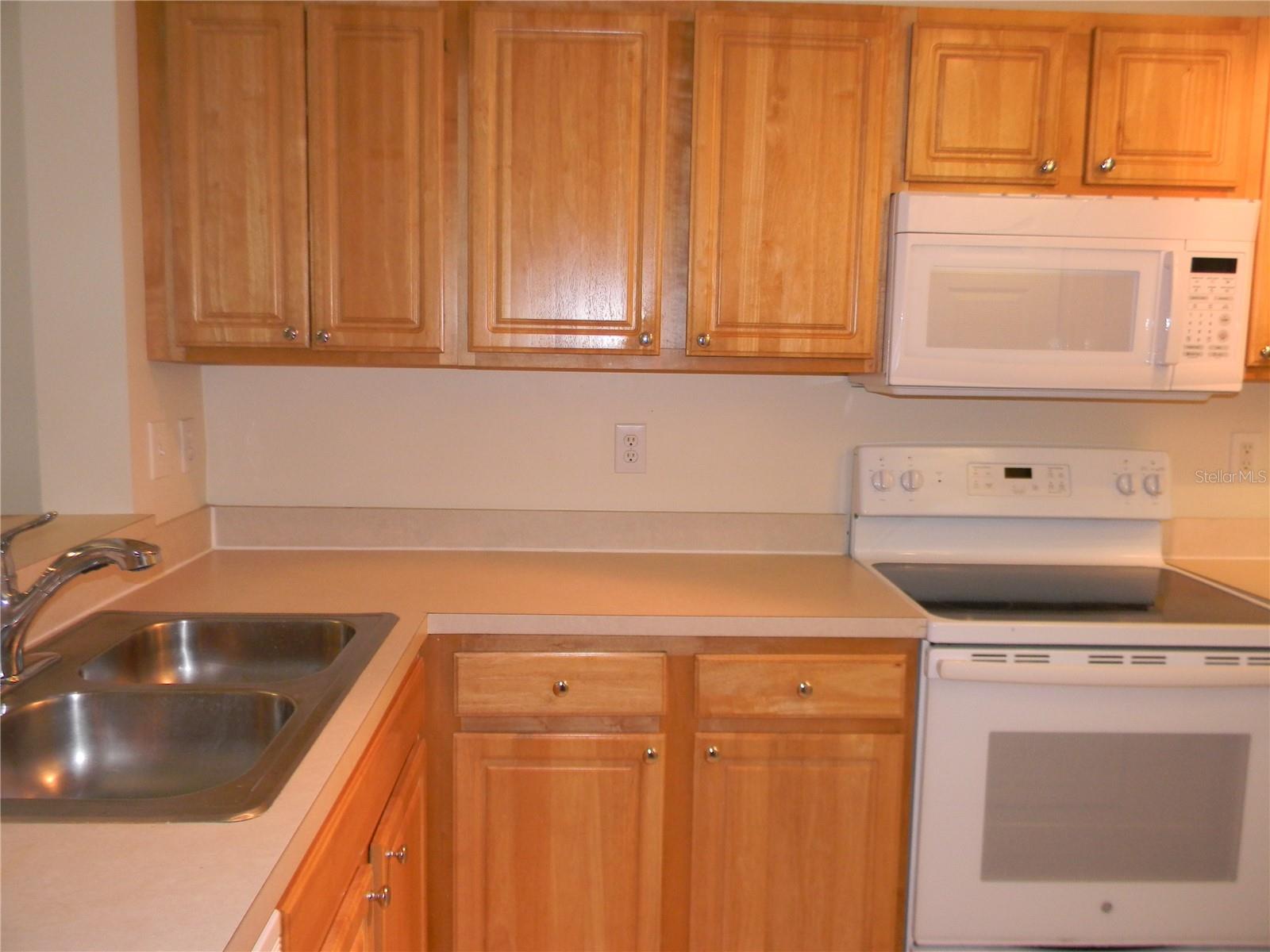 8334 - LAS PALMAS OF SARASOTA - Residential