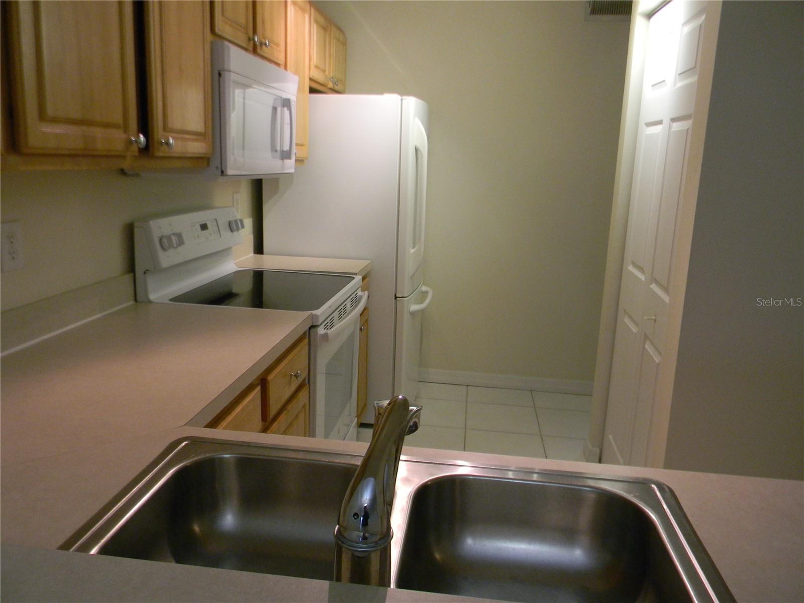 8334 - LAS PALMAS OF SARASOTA - Residential