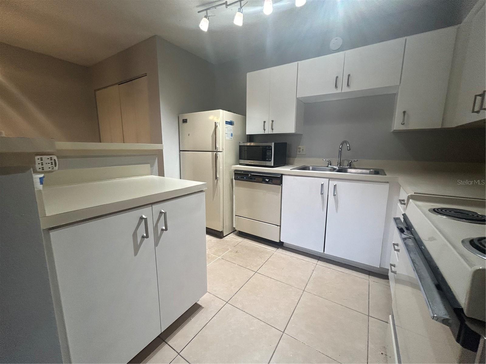 485 FORESTWAY CIRCLE 203