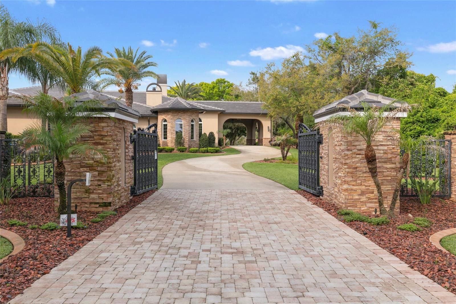 SPRUCE CREEK FLY IN - Residential