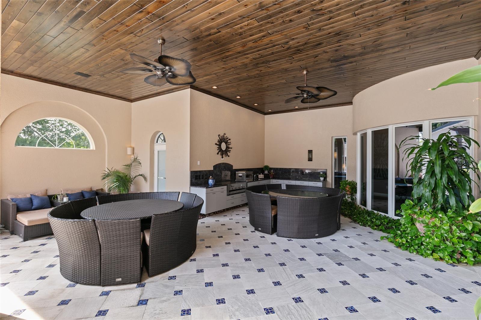 SPRUCE CREEK FLY IN - Residential