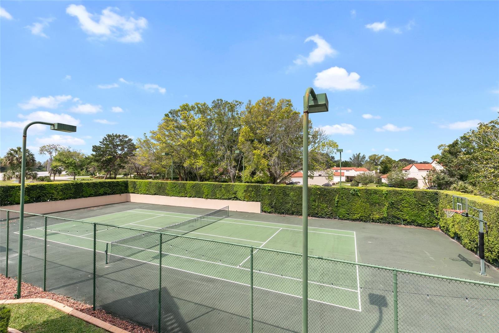 SPRUCE CREEK FLY IN - Residential