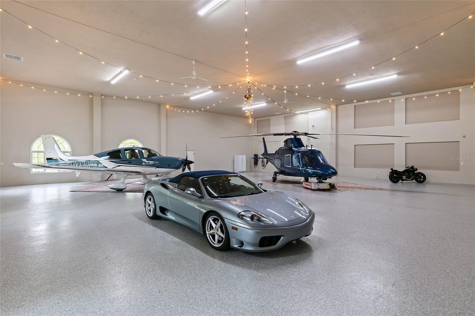 SPRUCE CREEK FLY IN - Residential