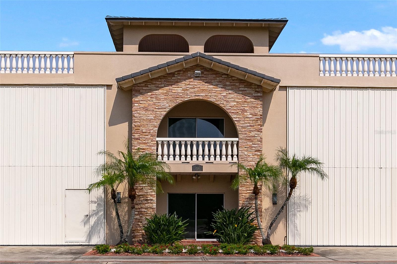 SPRUCE CREEK FLY IN - Residential