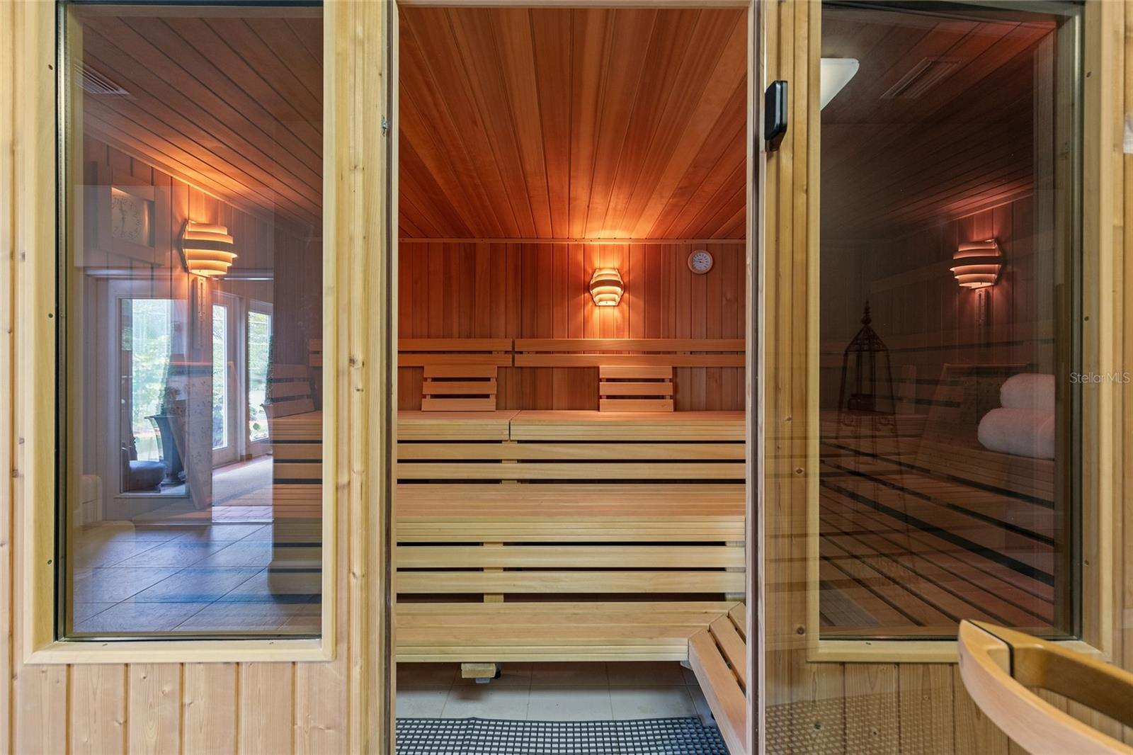 SPRUCE CREEK FLY IN - Residential