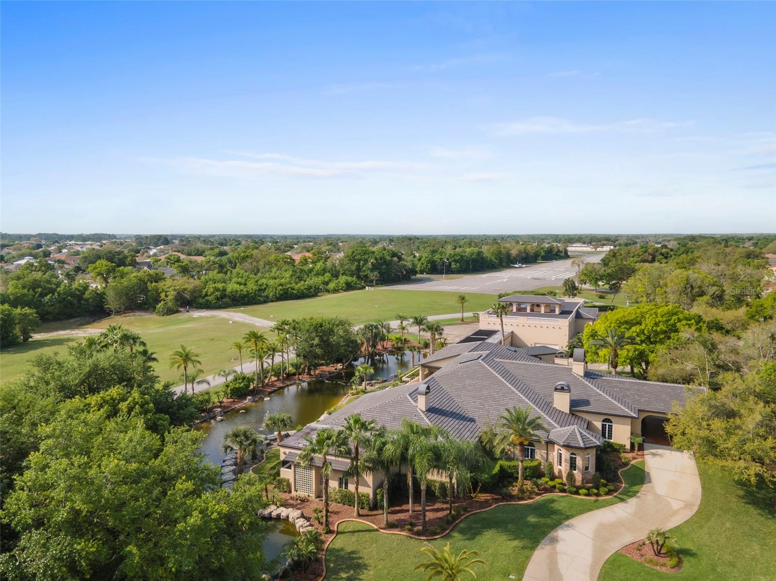 SPRUCE CREEK FLY IN - Residential