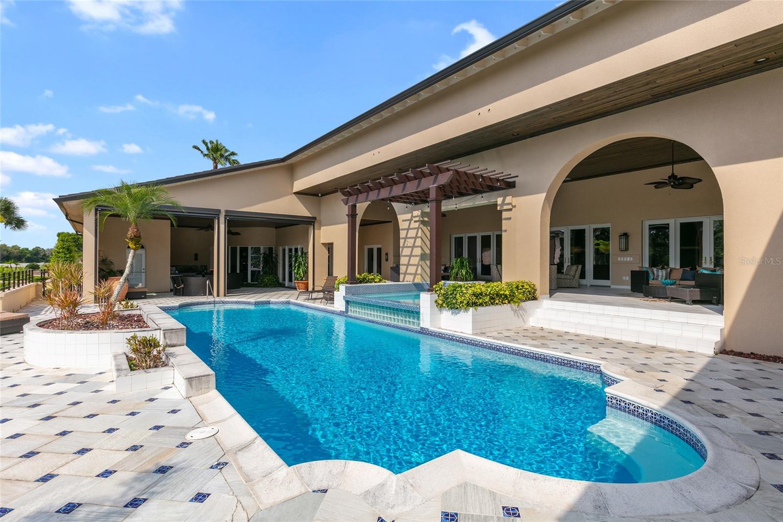 SPRUCE CREEK FLY IN - Residential