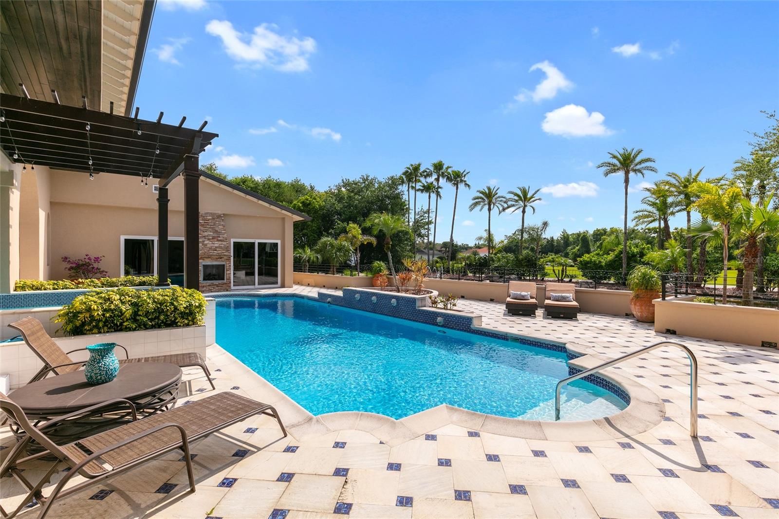 SPRUCE CREEK FLY IN - Residential