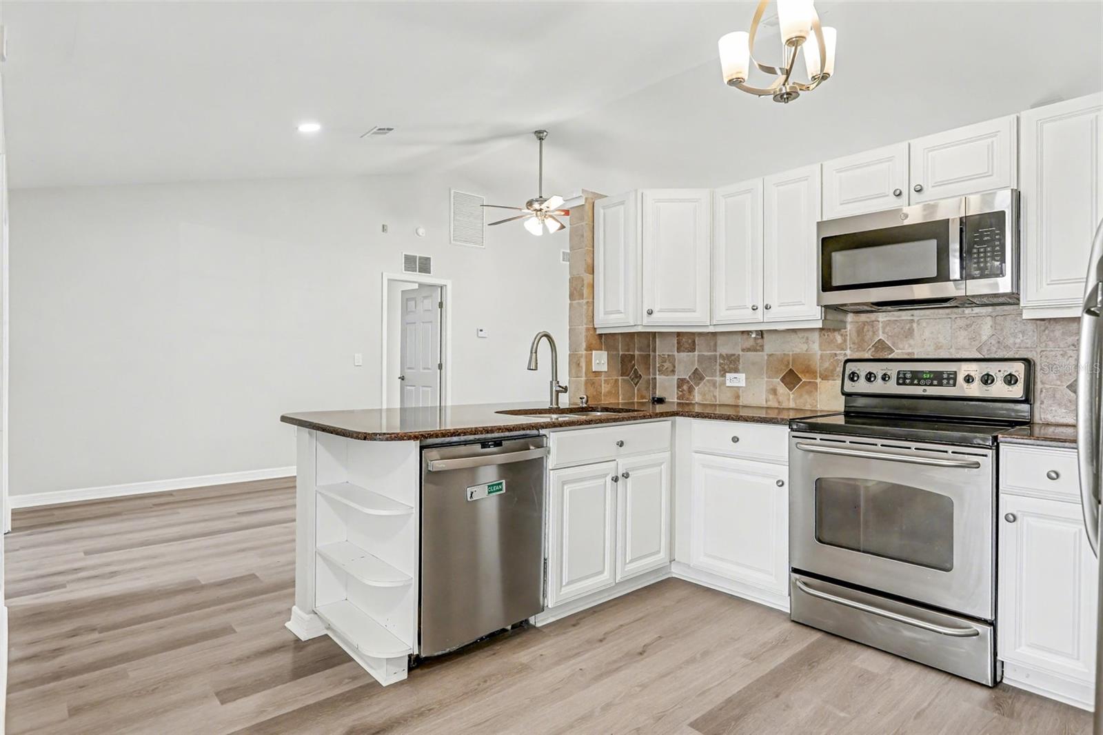 LAKE SARASOTA - Residential