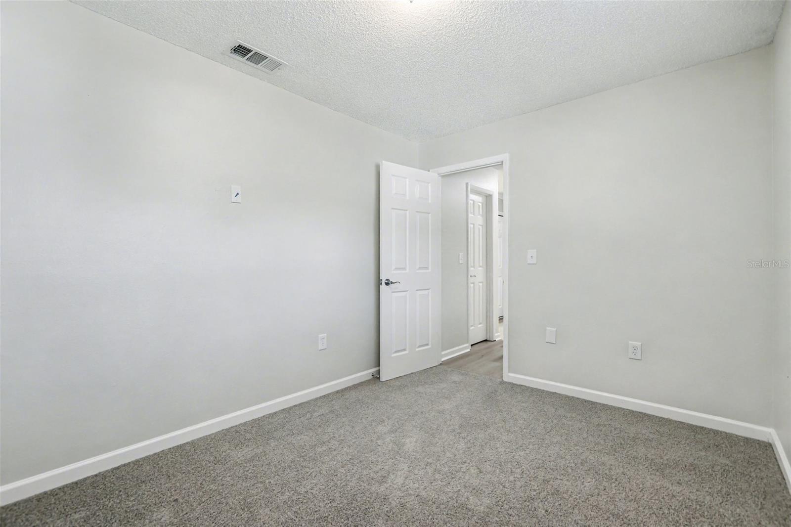 LAKE SARASOTA - Residential