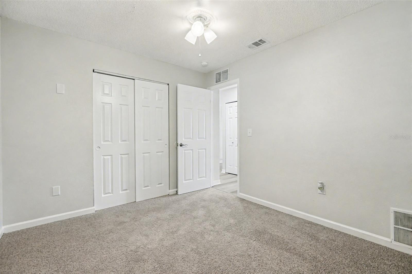 LAKE SARASOTA - Residential