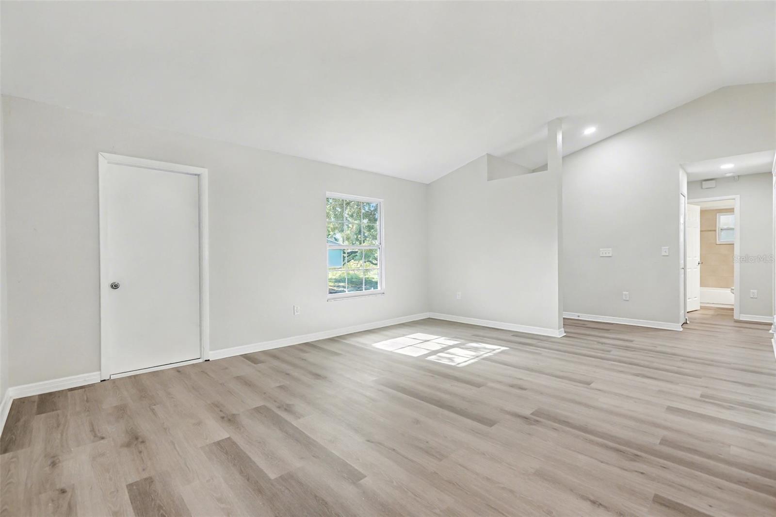 LAKE SARASOTA - Residential