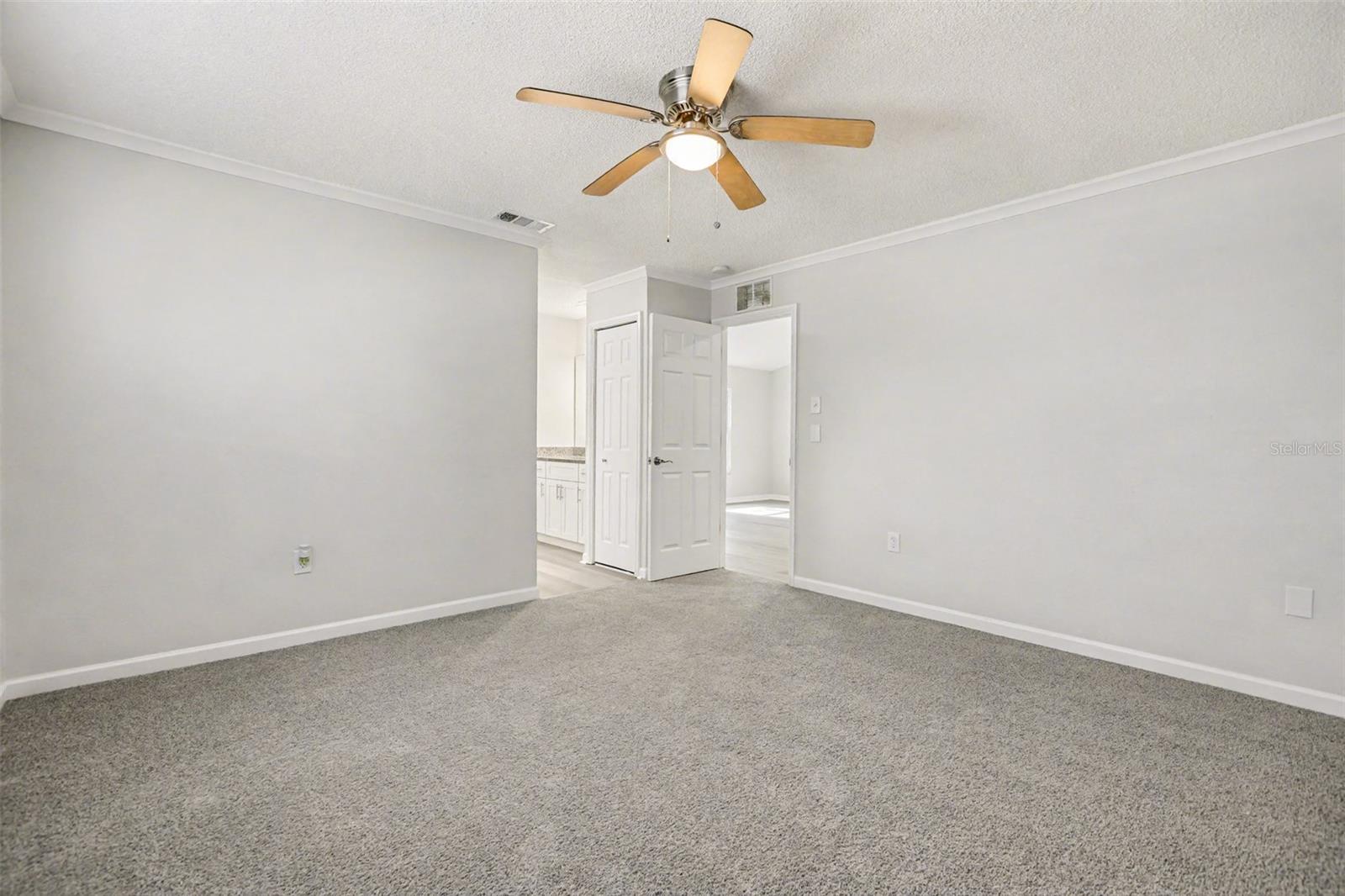 LAKE SARASOTA - Residential