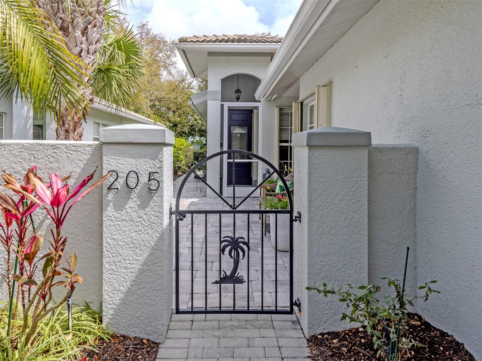 205 RECLINATA CIRCLE