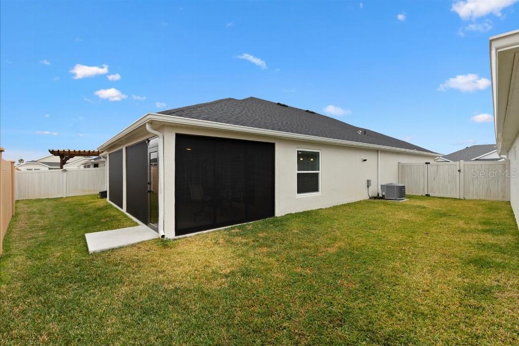 VILLAGES/SOUTHERN OAKS UN #142 - Residential